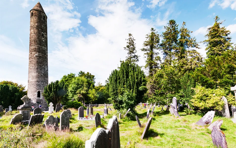Imagen del cementerio de Glendalough en Irlanda, en las montañas de Wicklow