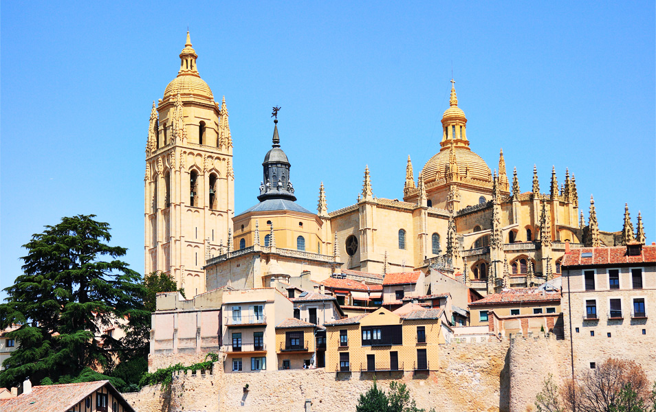 Imagen de la catedral de Segovia, tomada en el tour a Segovia desde Madrid
