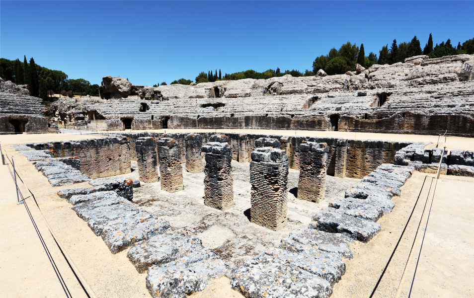 Imagen del anfiteatro romano de Itálica, escenario de juego de Tronos en Sevilla
